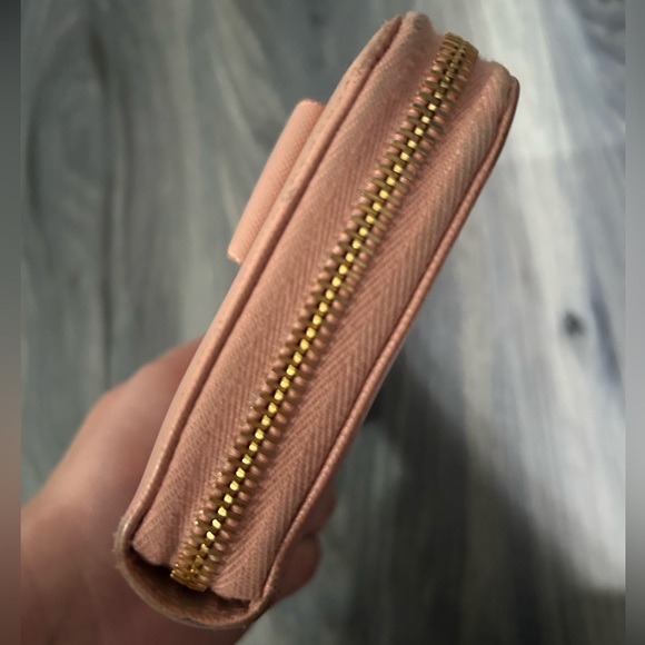 Prada Saffiano Pink Bow Zippy long wallet in Box - Picture 11 of 11